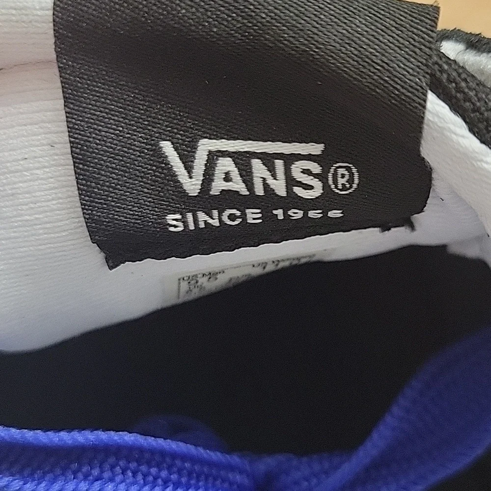 Van's Cruze Too Cc Brand new in the box authentic uper leather and textile.